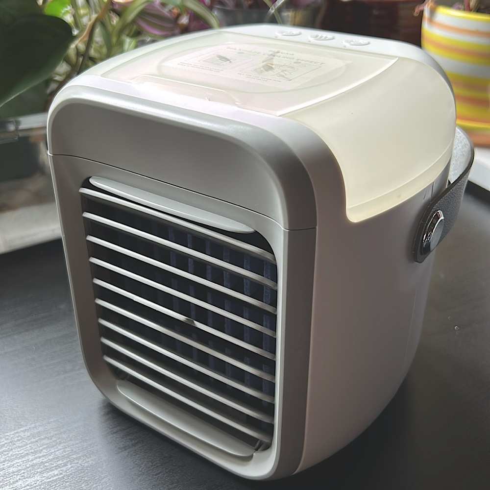 EUC like new Blaux Portable AC with handle gray